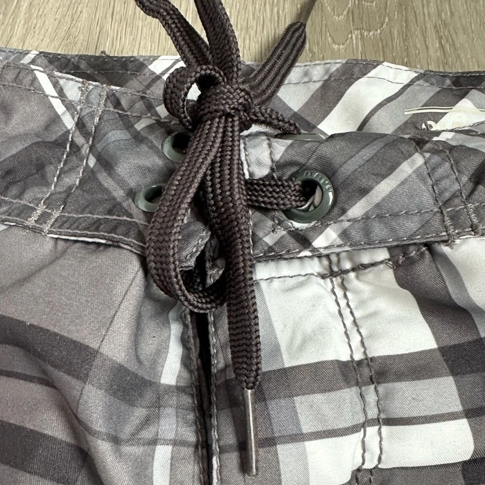 OLD NAVY Men's Black and Gray Plaid Swim Shorts size large